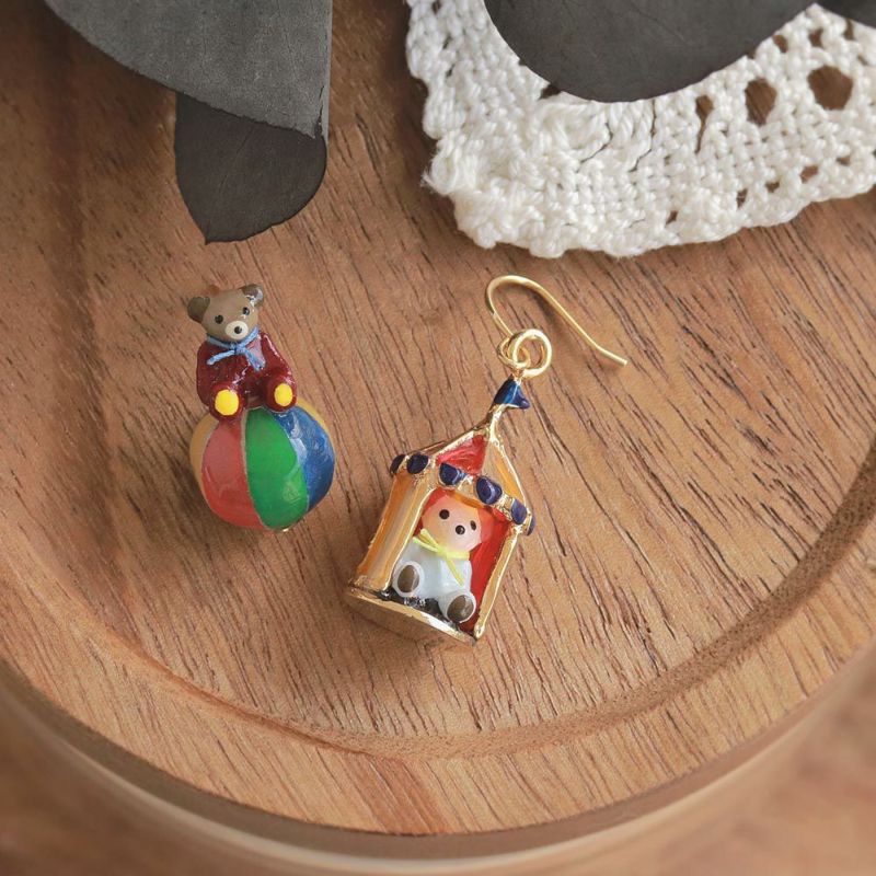 Ayatorie/アヤトリエ】小さなくまのサーカスピアス – OSEWAYA