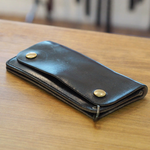 トラッカーウォレットライトの経年変化サンプル 茶芯サドルレザー