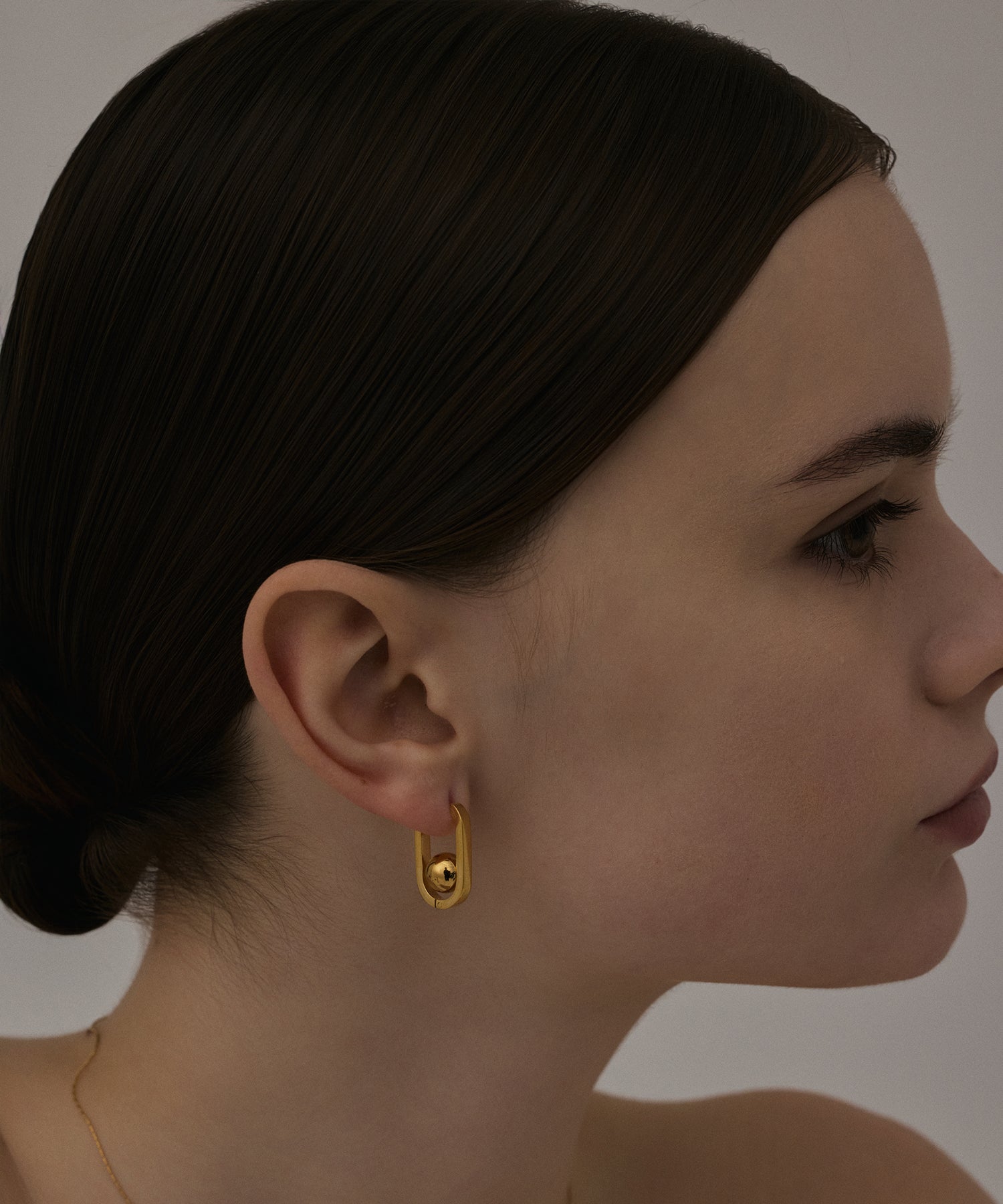 ゴールド]ボトムボールピアス