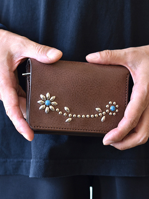 CROSSED ARROWS ロロマシュリンクレザー スタッズ トラッカー