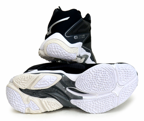 ミズノ MIZUNO ウエーブライトニング Z8 MID バレーボール シューズ