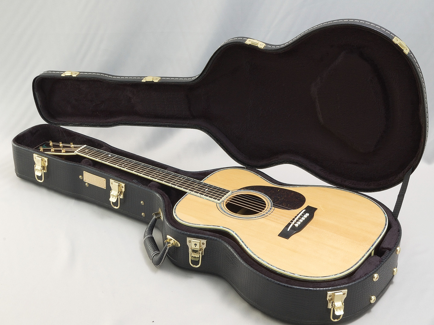 Cat'sEyes/CE185 【驚異的なのボディ鳴りと厚みのあるサウンド