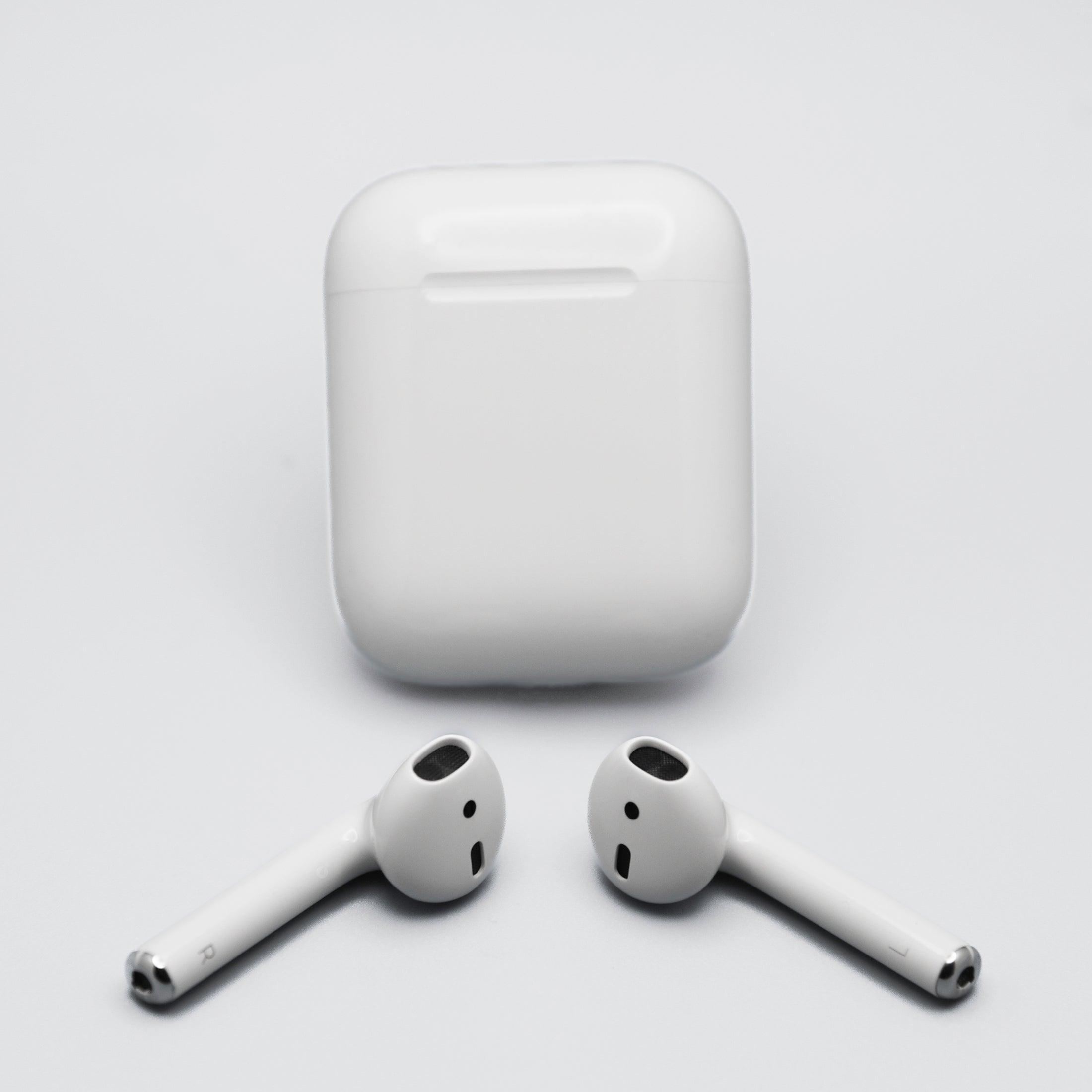 Apple AirPods 1st Generation – TheRightOne