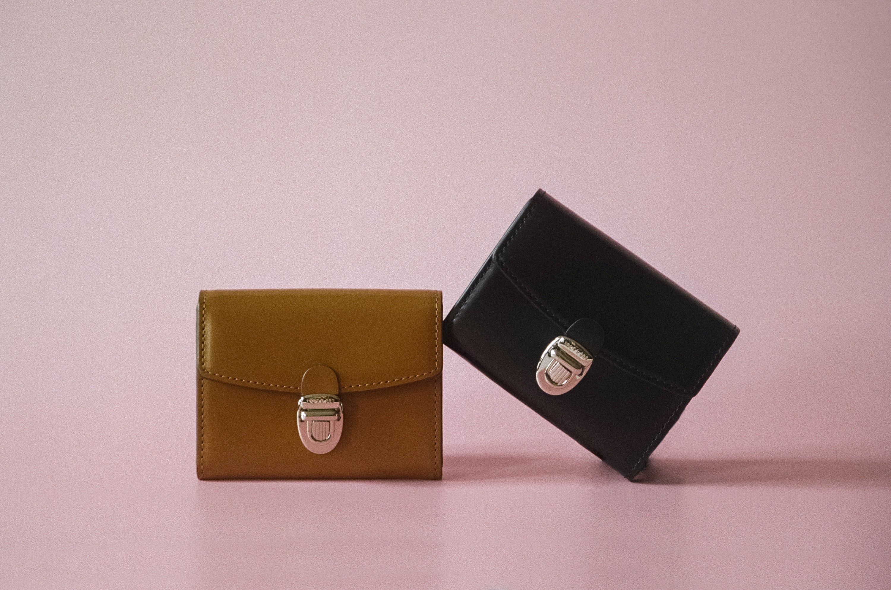 PORTE CARTES LOQUET CARAMEL – TOUT Y EST JP