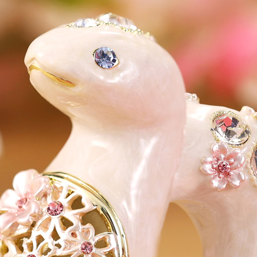 楽天市場】＜桜小蛇＞白蛇 巳年 干支の置物 ジュエリーボックス