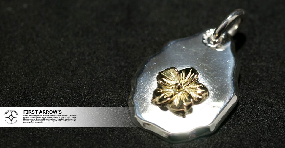 楽天市場】ポイント2倍!!ファーストアローズ K18フラワー付 平打メタル