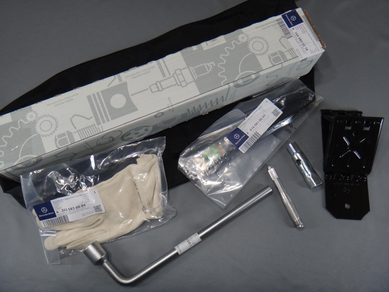 Mercedes-Benz純正部品 :: メルセデス・ベンツ純正部品 :: 車載工具