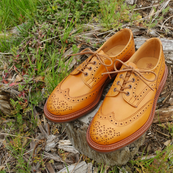 トリッカーズ】バートンのサイズ感とディテール – トラッドな大人の