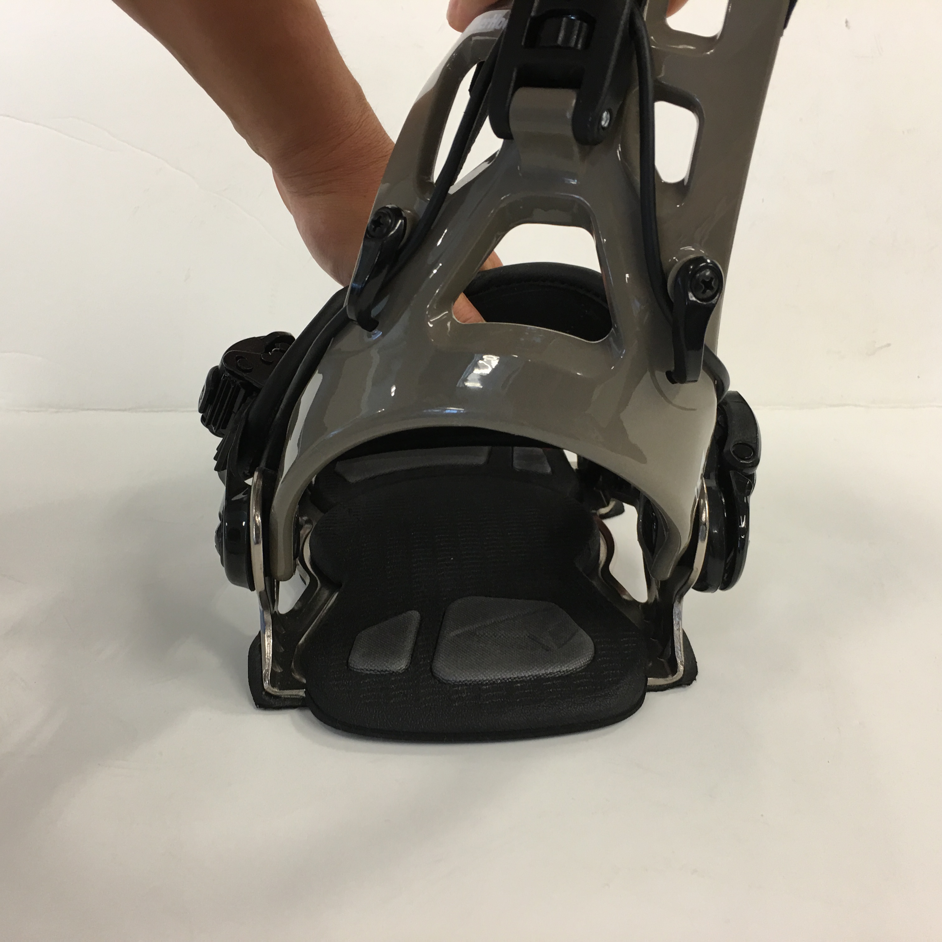 リアエントリーの副産物・ハイバックは第三のストラップ - USP JAPAN site