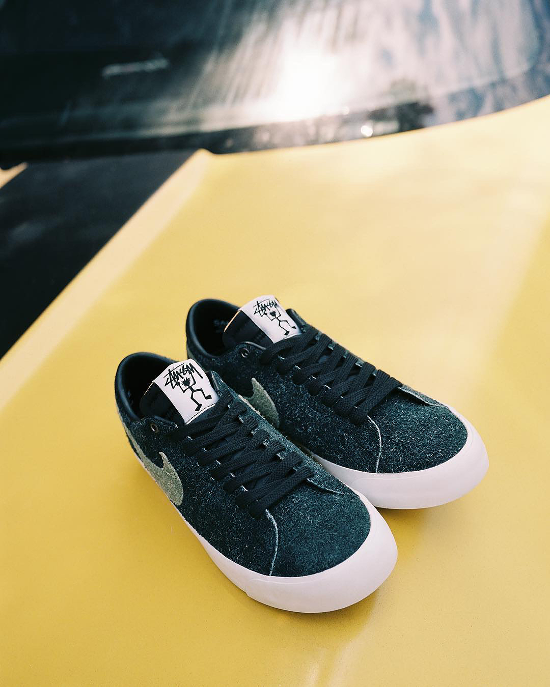 STUSSY × NIKE SB】BLAZER LOW／MIDが国内12月7日／10日発売予定 | UP