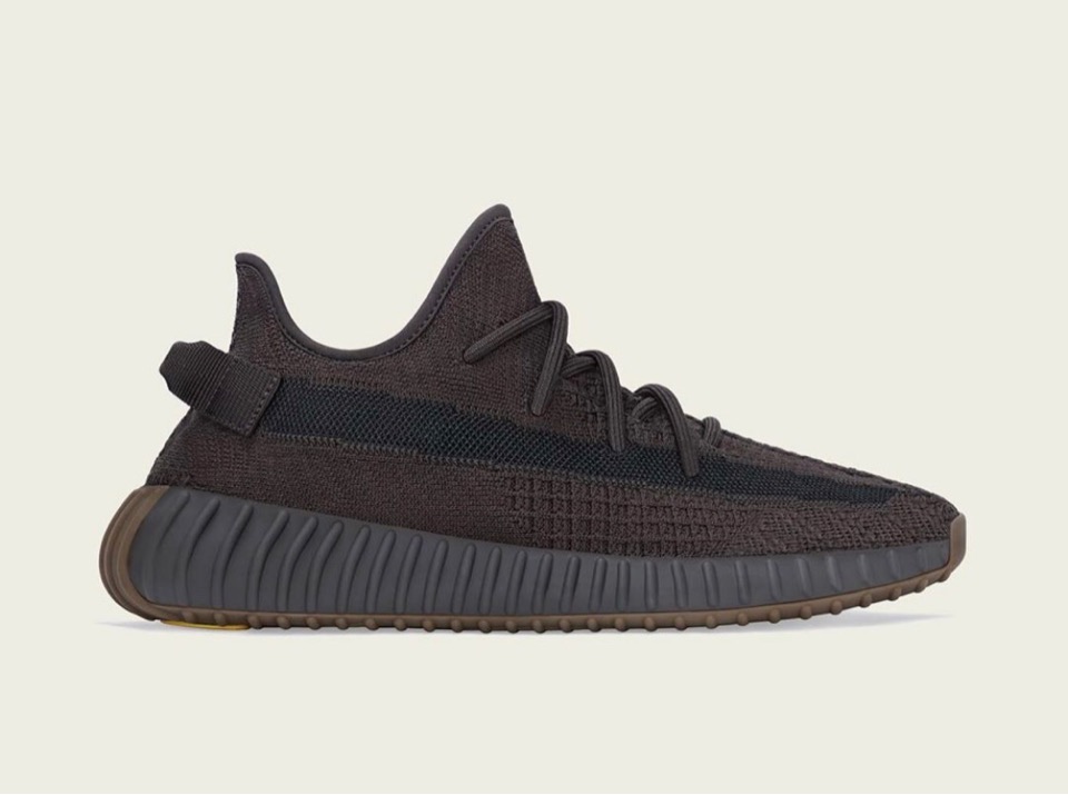 adidas】YEEZY BOOST 350 V2 “CINDER”が国内5月9日に発売予定 | UP TO DATE