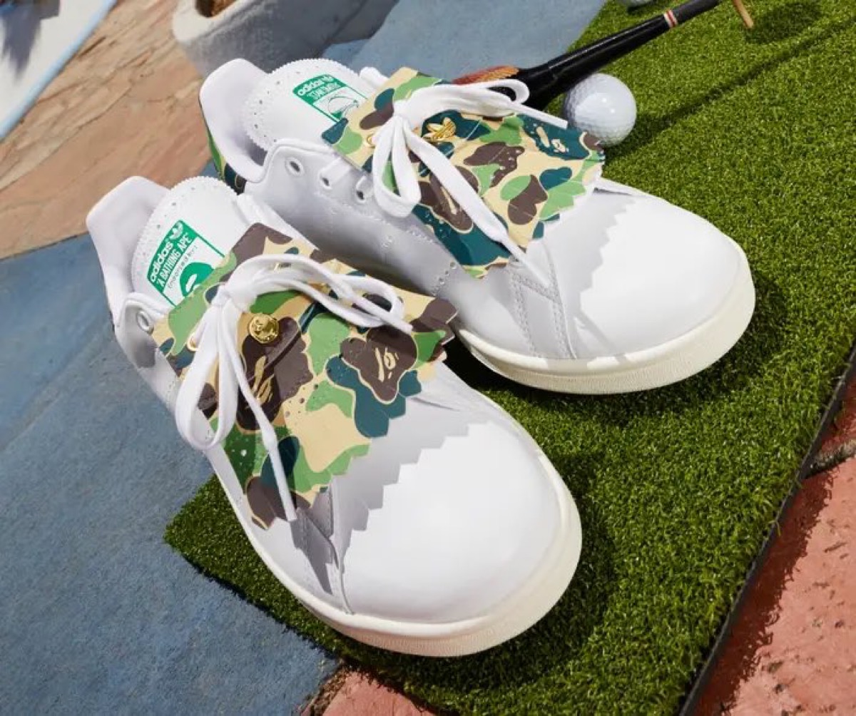 ADIDAS GOLF × BAPE® STAN SMITH G & コラボアパレルが国内10月21日に
