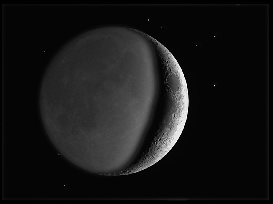 moon_pleiades_928x693.jpg