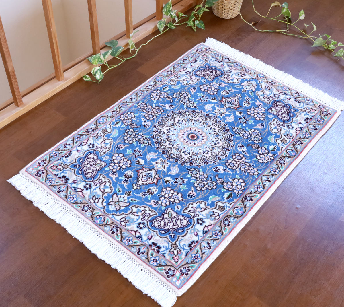 ナイン産ペルシャ絨毯 玄関マットサイズ 青 ウール＆シルク｜クラフト
