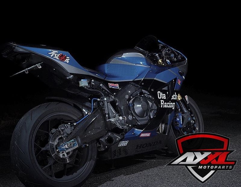 CBR600RRにアンダーカウルから飛び出すMOTOGPマフラー！| AxxL