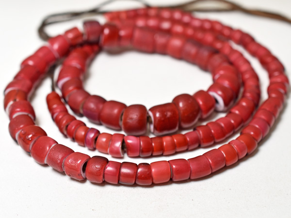 ホワイトハーツ一連 カテゴリ商品一覧｜アンティークビーズ、とんぼ玉