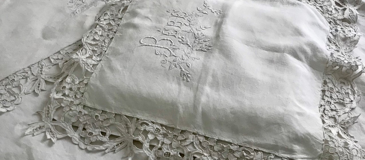 L2382 フランスアンティークレースクロス ハンドワークリネンフィレ