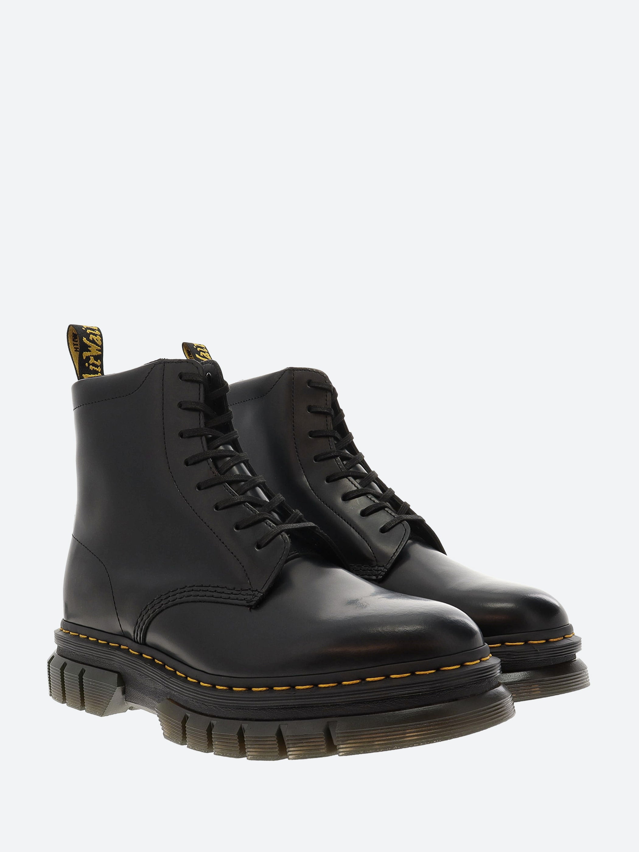Dr. Martens - Rikard Platform Lace Up Boots in Black – gravitypope