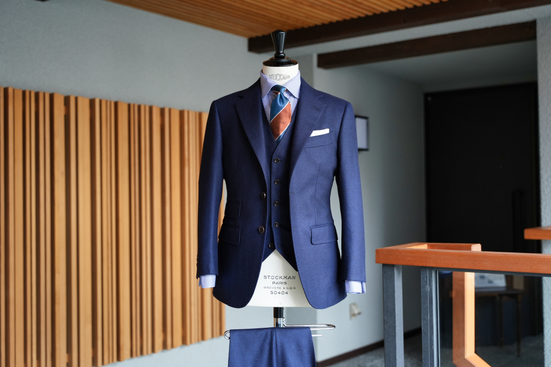 オーダースーツの紹介-CANONICO ネイビーフランネルスリーピーススーツ