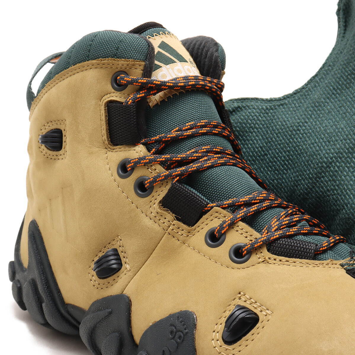 アディダス オリジナルスのアトモス限定スニーカー「ラッドランダー