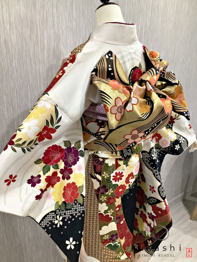 正絹振袖レンタル】 80006 ホワイト吉祥桜正絹振袖袋帯セット