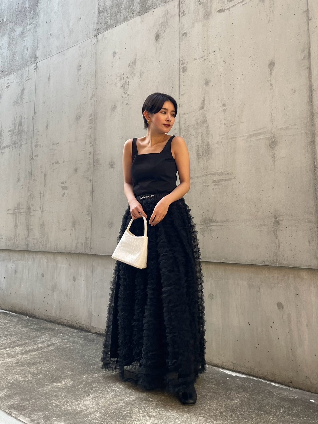 HONEY MI HONEY｜ストレッチデニムワンピース｜フレアシルエットで女性