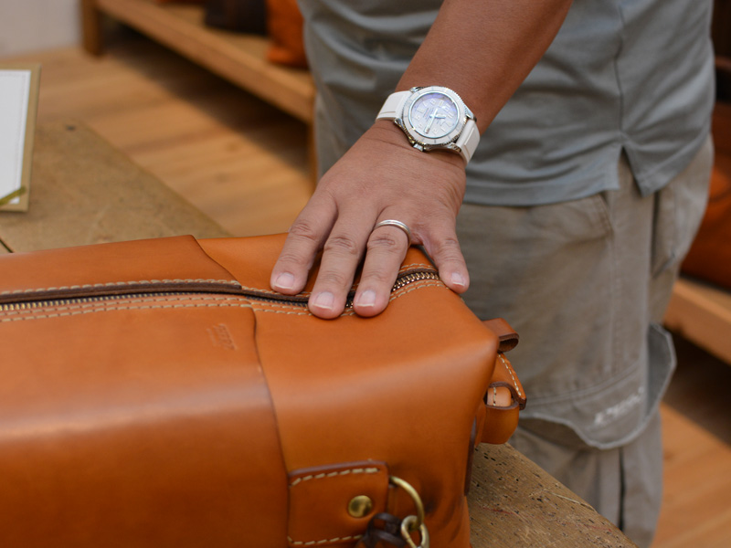 経年変化が楽しみな育てがいのある鞄。｜革鞄・革小物のHERZ公式通販