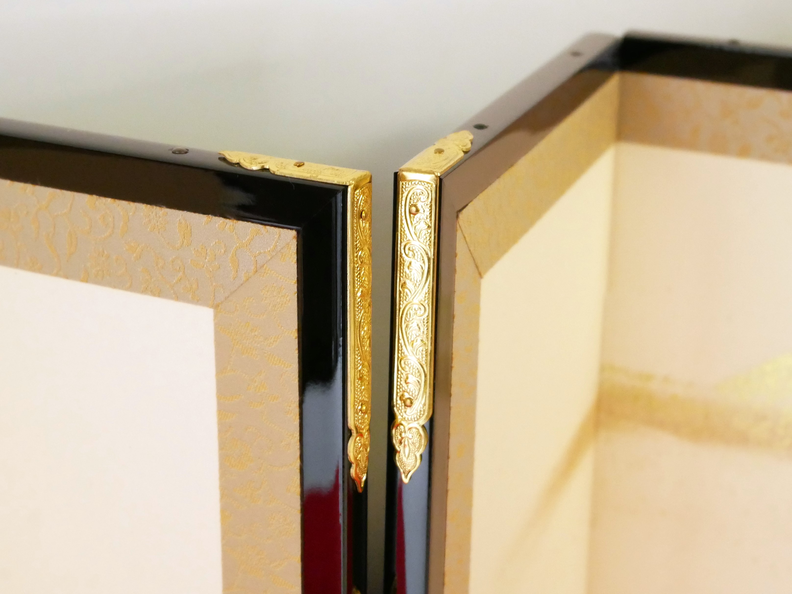 和泉の御蔵 / 北村松月堂作「六曲遠山屏風」十三号