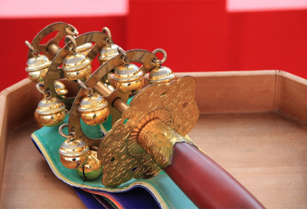 本坪鈴とは？神社の鈴の意味と鳴らす理由を解説｜教えてお寺・神社さん