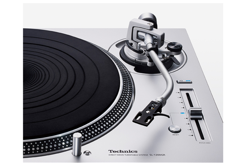 Technicsのターンテーブル、SL-1200GRのご紹介です。