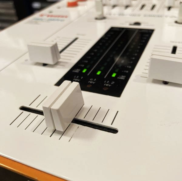 中古品】Vestax/DJミキサー/PMC-08Pro WH -DJ機材アナログレコード専門