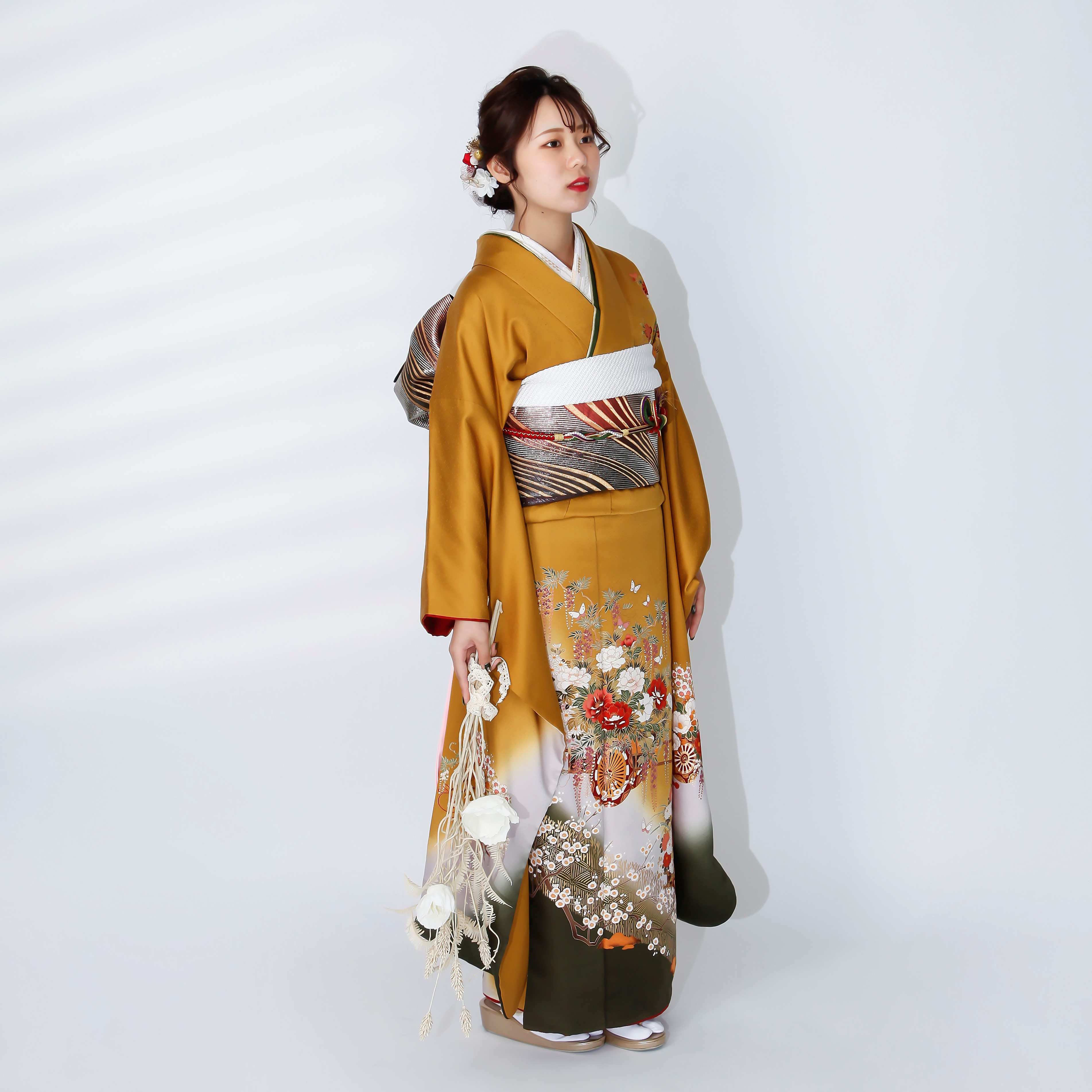 成人式お振袖前撮りです💛からし色のシンプル古典柄が良くお似合いの