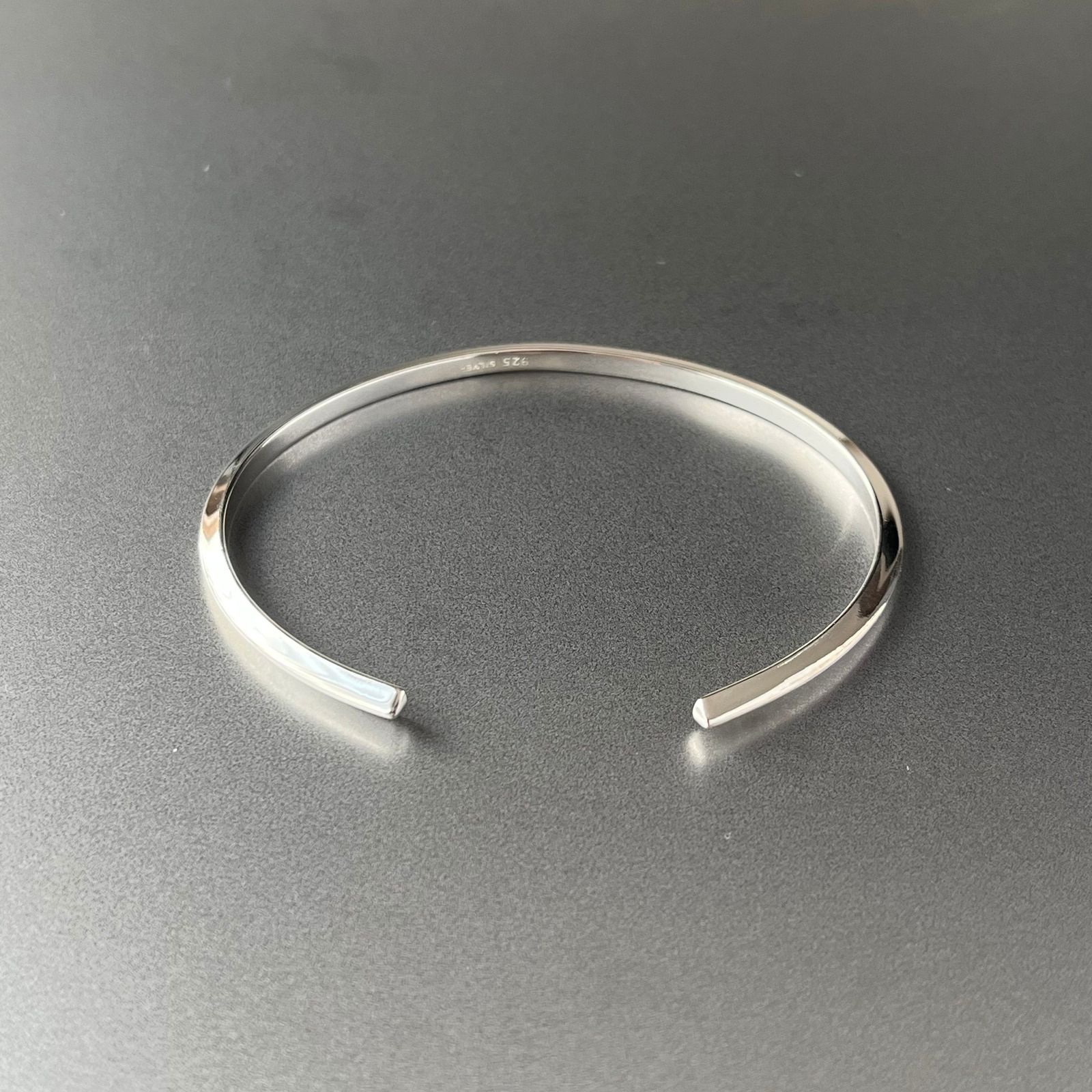 ASSET SILVER】三角錐バングル / シルバー925 / 幅2.8mm / 手首周り