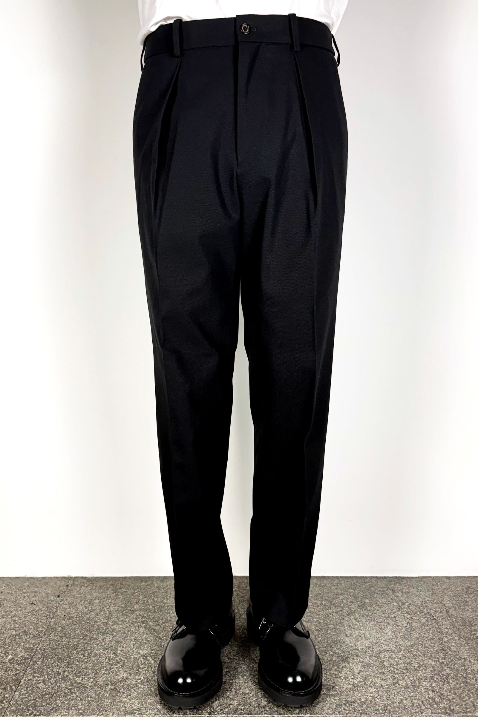 MARKAWARE - ORGANIC COTTON SURVIVAL CLOTH ONE TUCK TAPERED