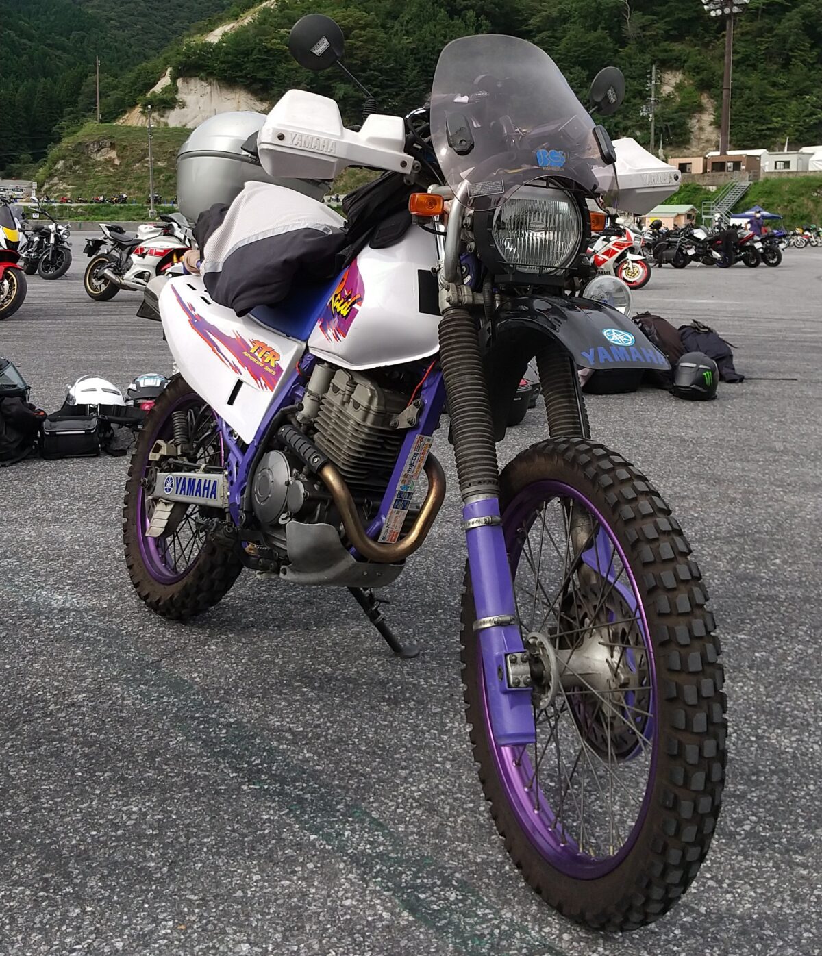 幅広シートで長距離走行も最適な TT250R レイド 【みんなのバイク