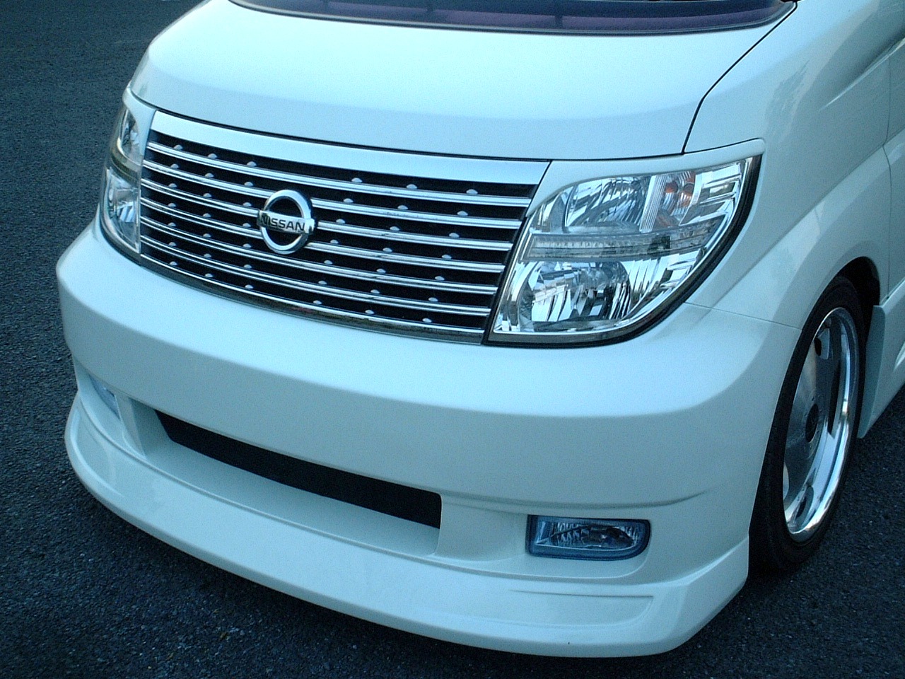 E51エルグランド後期 フロントバンパー エアロパーツ MISSION｜栃木県