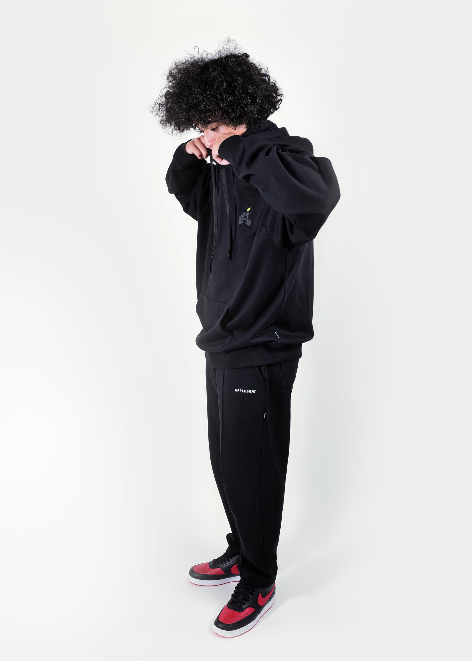 APPLEBUM(アップルバム) スウェットパーカー “BLACK APPLE” Sweat