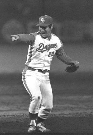 中日が星野さん追悼ユニ着用 背番号20、胸に77 - プロ野球 : 日刊スポーツ