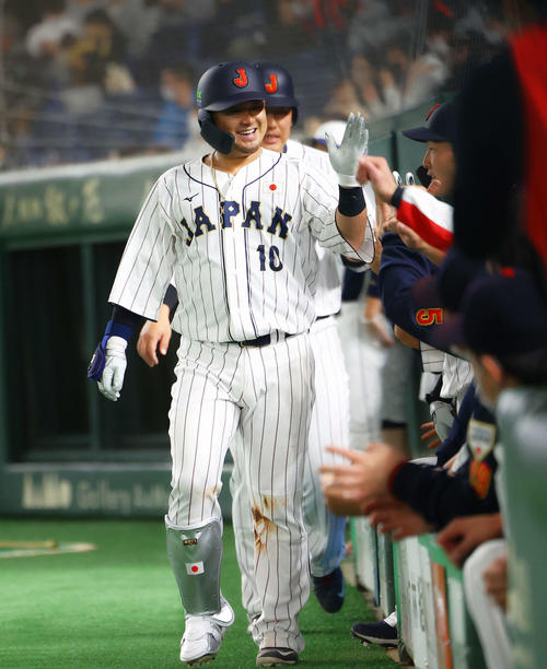 侍ジャパン】森友哉、自身初の代表アーチは右翼席上段への逆転2ラン