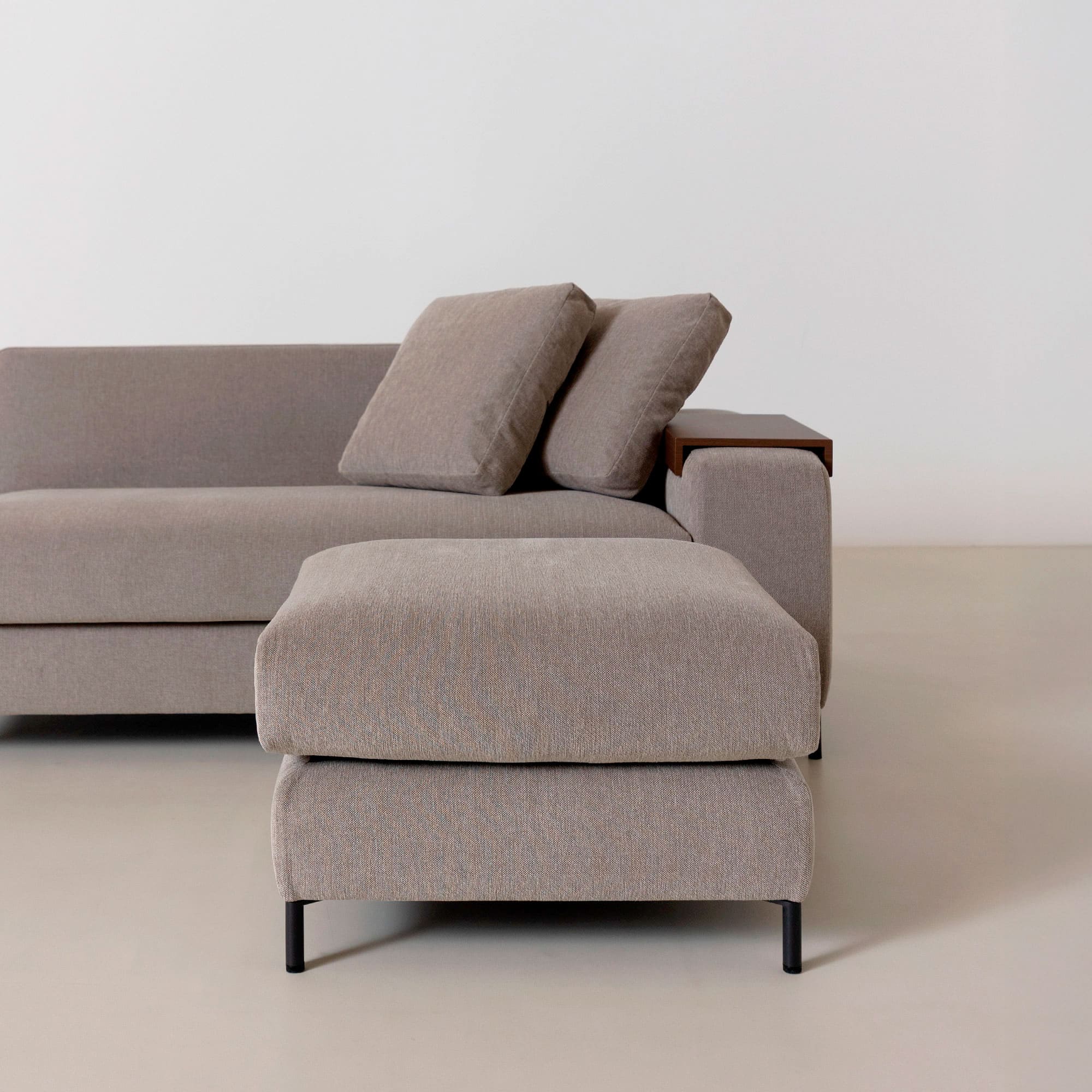 Decibel Traditional オットマン」 製品詳細ページ | 国産ソファ