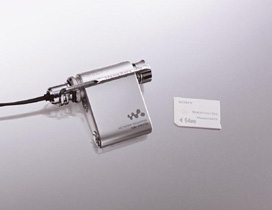 News and Information 内蔵メモリーに音楽CD約11枚分*の長時間記録が