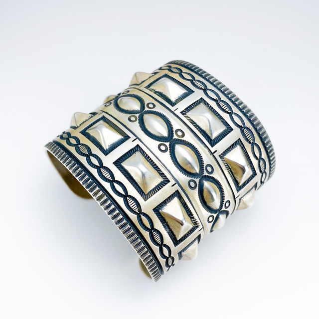 Mckee Platero Coral Bangle 311 | ターコイズ・メンズシルバー