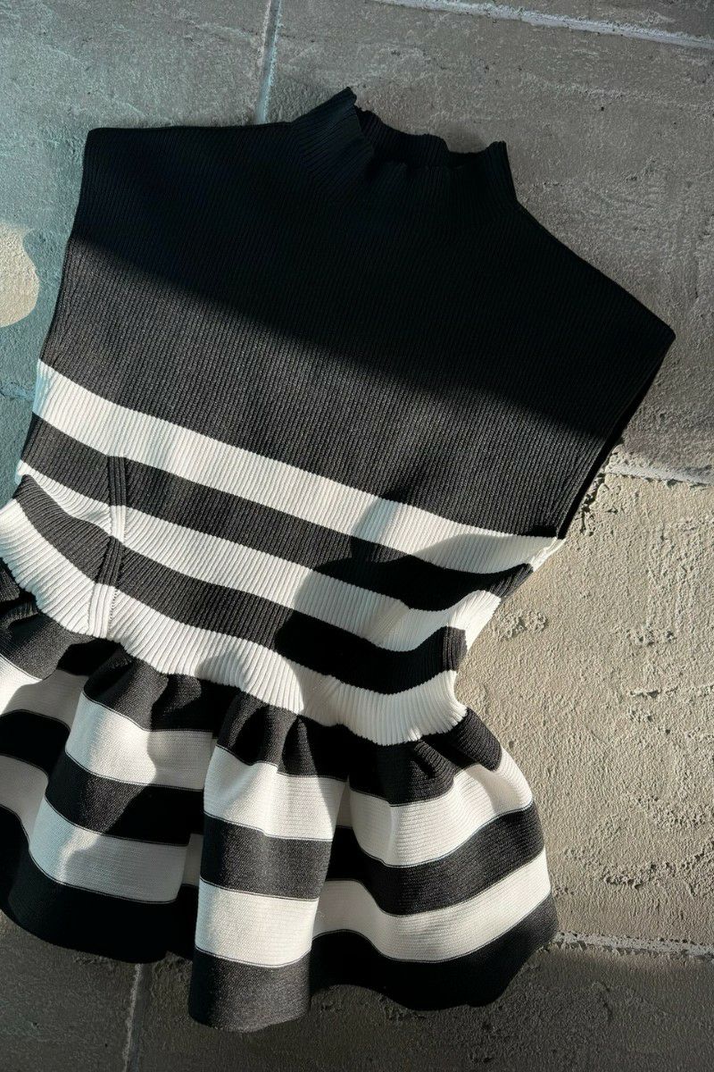 stripe peplum knit tops – shéller / シェリエ