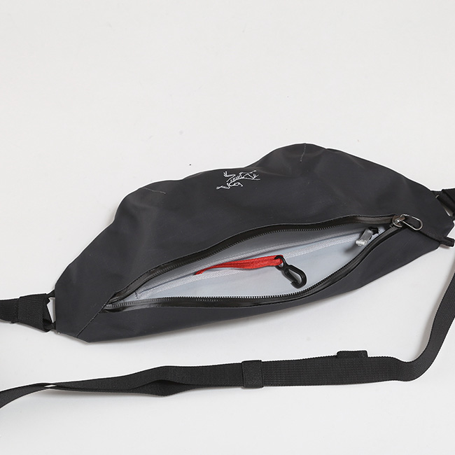ARC'TERYX アークテリクス グランヴィルクロスボディバッグ: SUNDAY