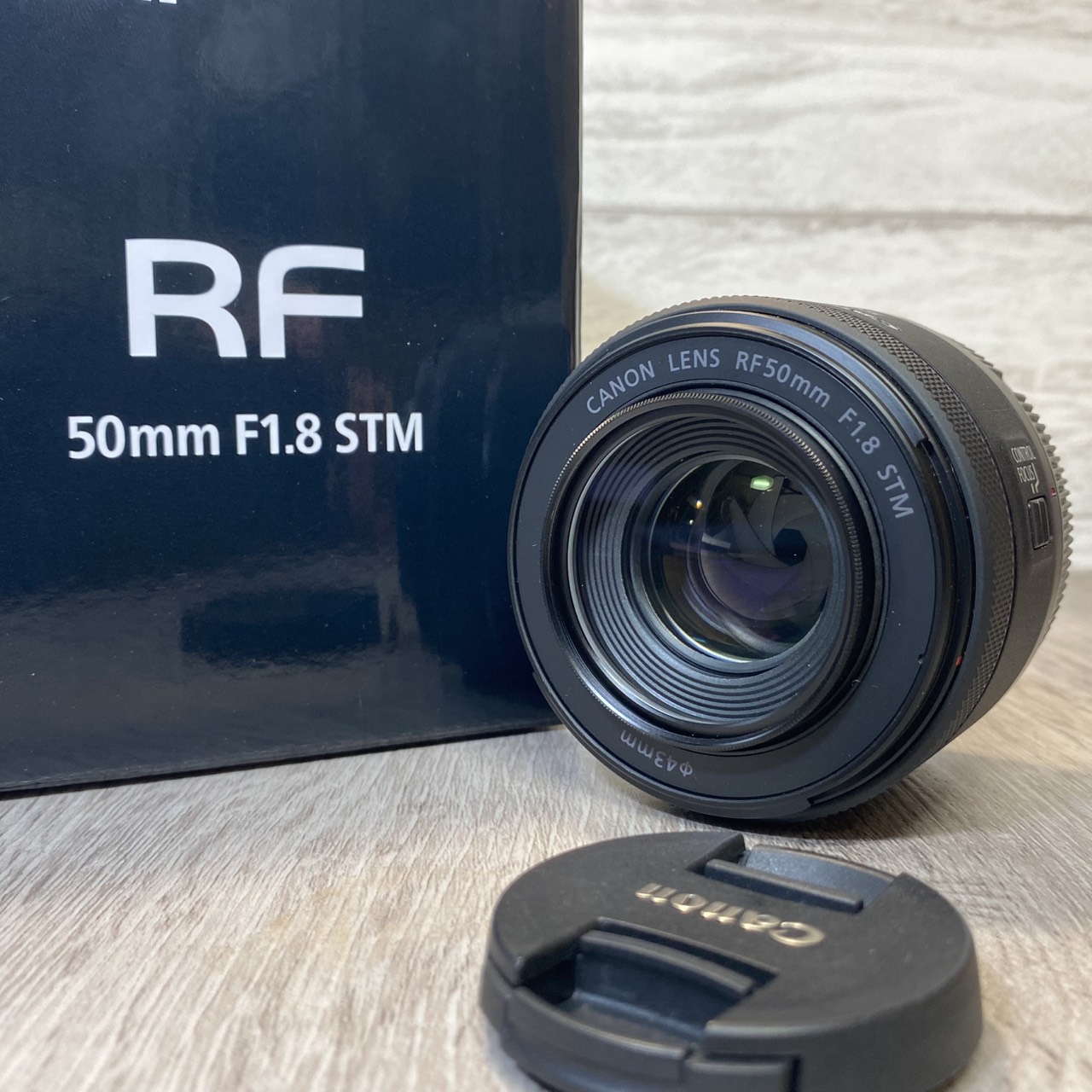 CANON】 キヤノン LENS RF 50mm F1.8 STM 1:1.8 をご紹介します