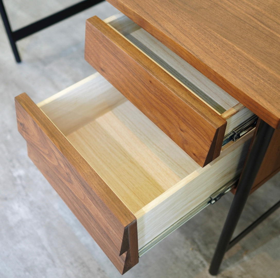 ウニコ / unico タルヴィ / TALVI デスク ウォールナット 中古