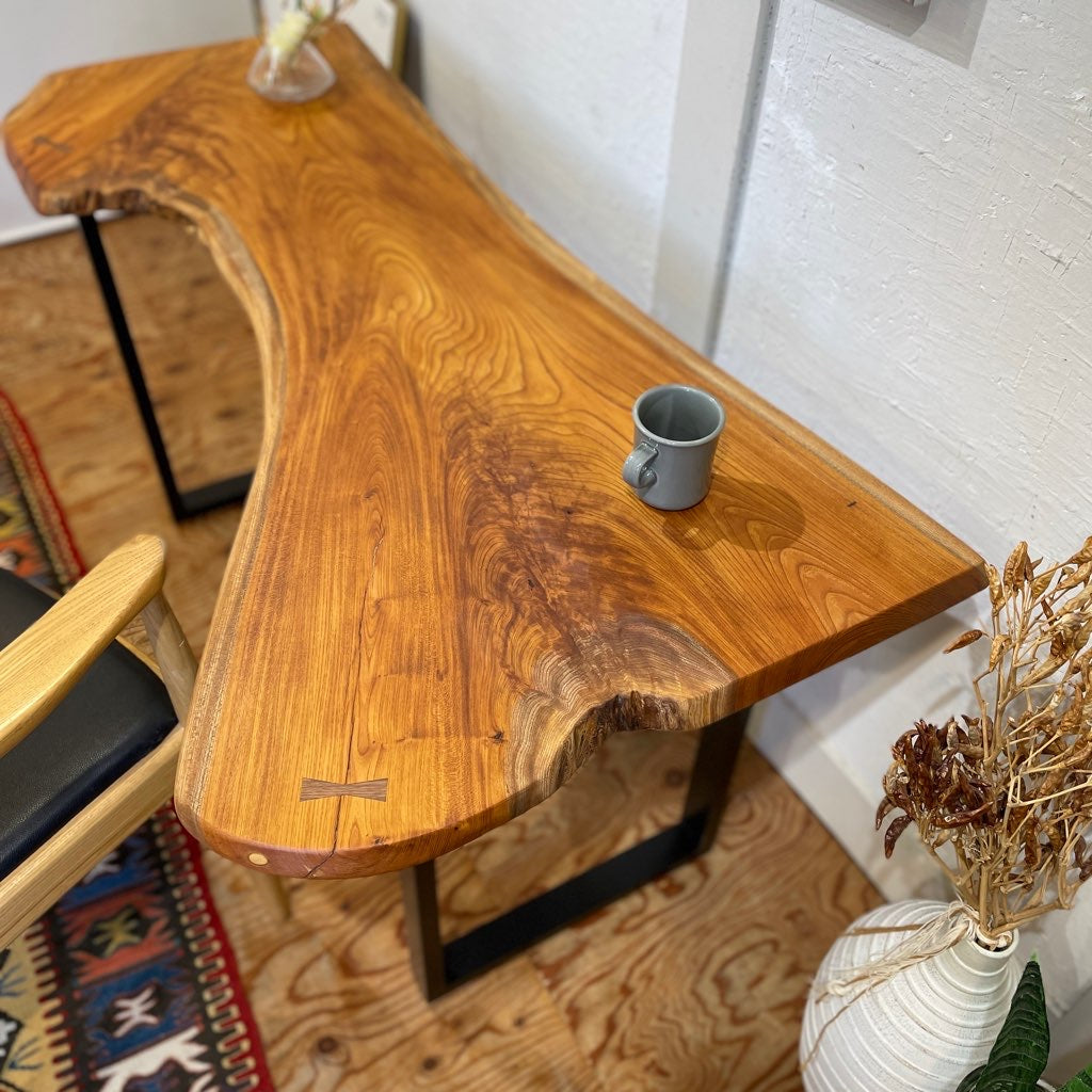 欅 / ケヤキ 一枚板と鉄脚のデスク 無垢材 サステナブル SDGs リメイク