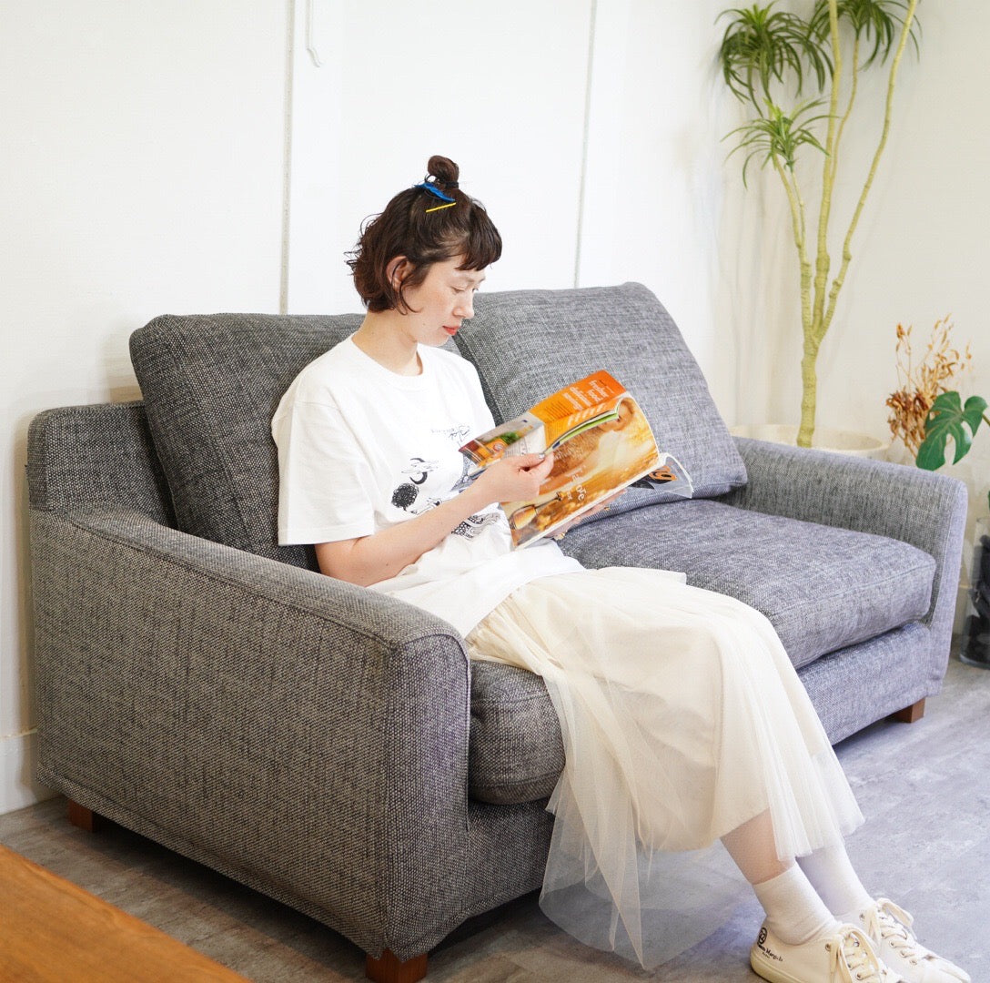 ノイエス / NOYES NewSugar Hi-Back Modern スモール 3人掛け 両肘