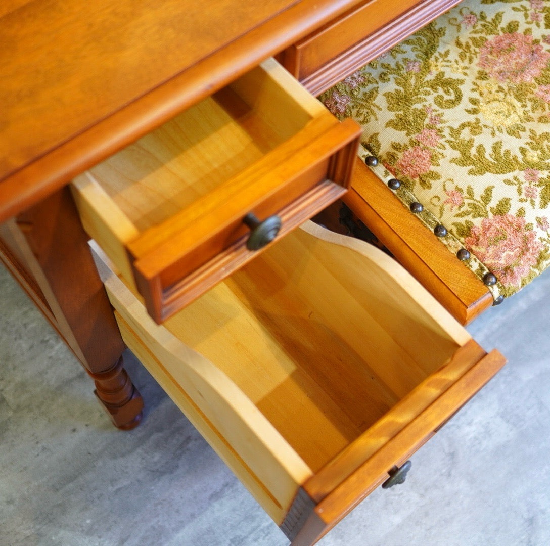 横浜ダニエル ドレッサー 収納付スツール付 化粧台 中古 カバ桜 国産