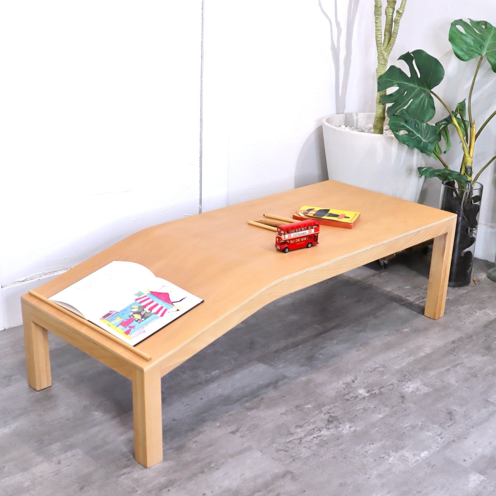 アクタス / ACTUS エホンななめテーブル 中古 勉強机 子供 ehon 絵本